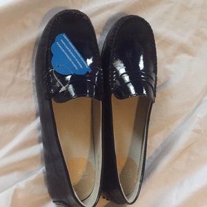NWT Girls UMI patent leather blue loafers size 5